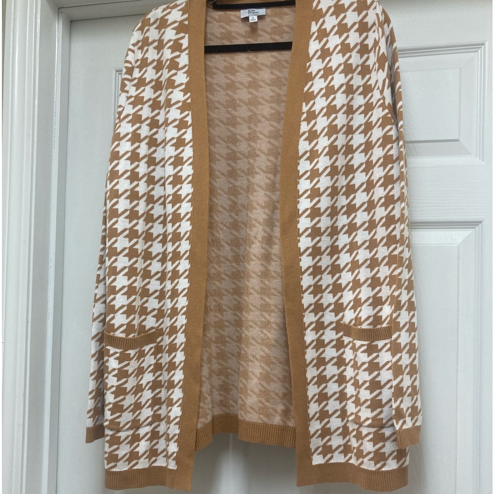 Open-Front Houndstooth Cardigan Sweater in Camel and White.